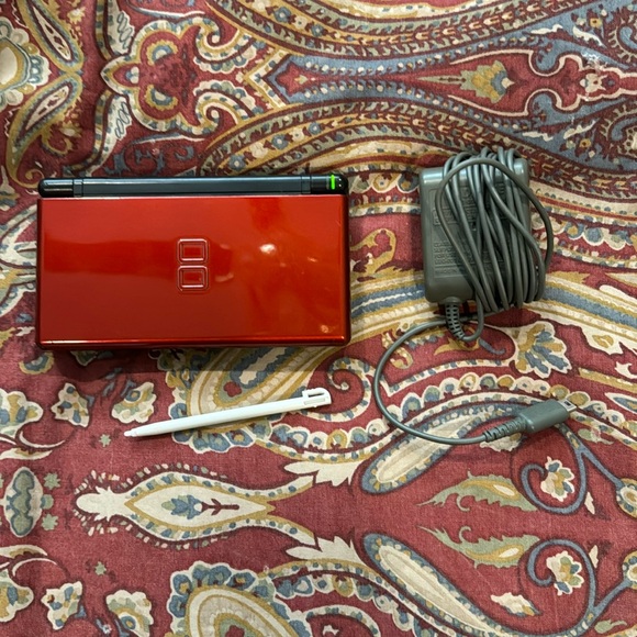 COPY - Nintendo DS lite Crimson red/black